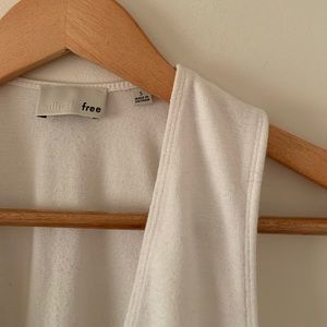 Aritzia Tops - π Wilfred Free Valeria crop Aritzia Tops - π Wilfred Free Valeria crop